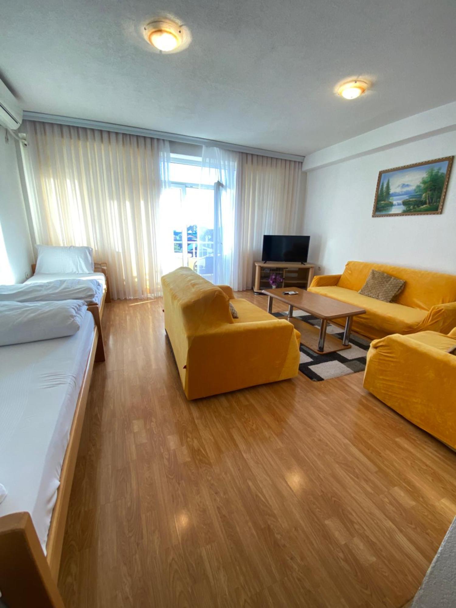 Hotel Venecia Apartments Струга Экстерьер фото